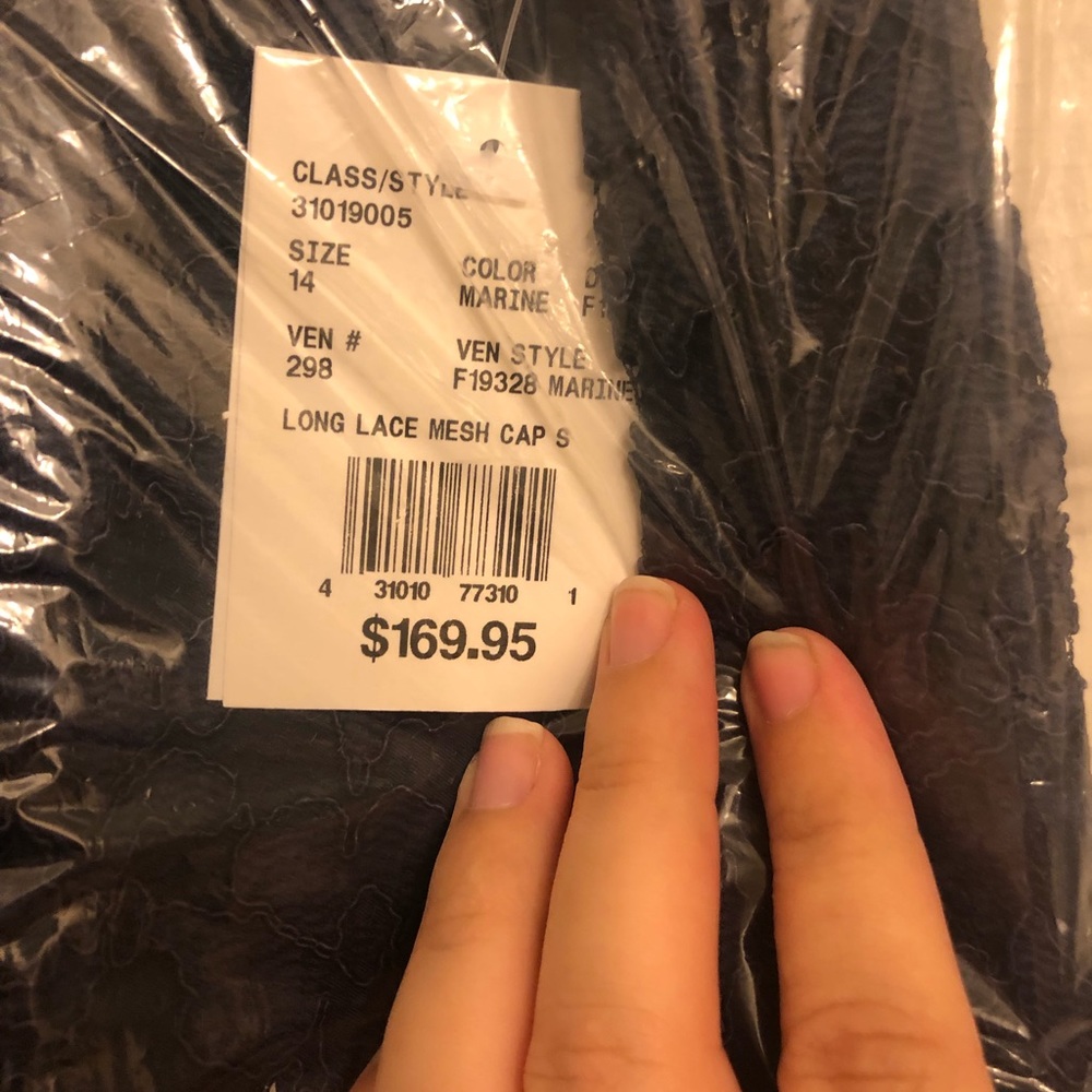 Bridesmaids Dress Never Worn - Picture 6 of 8